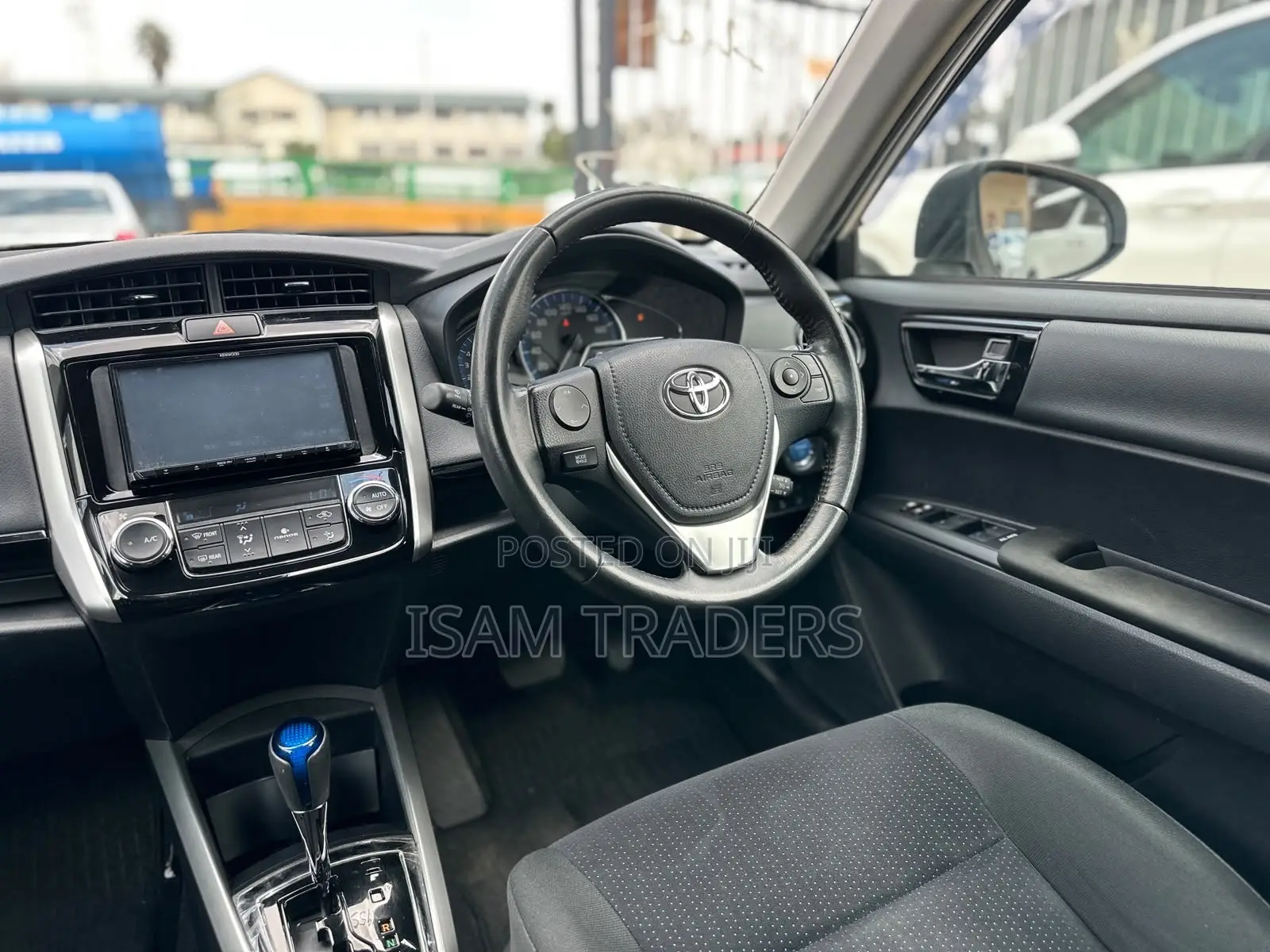 Toyota Corolla Fielder 1.5 Hybrid FWD 2019 Pearl