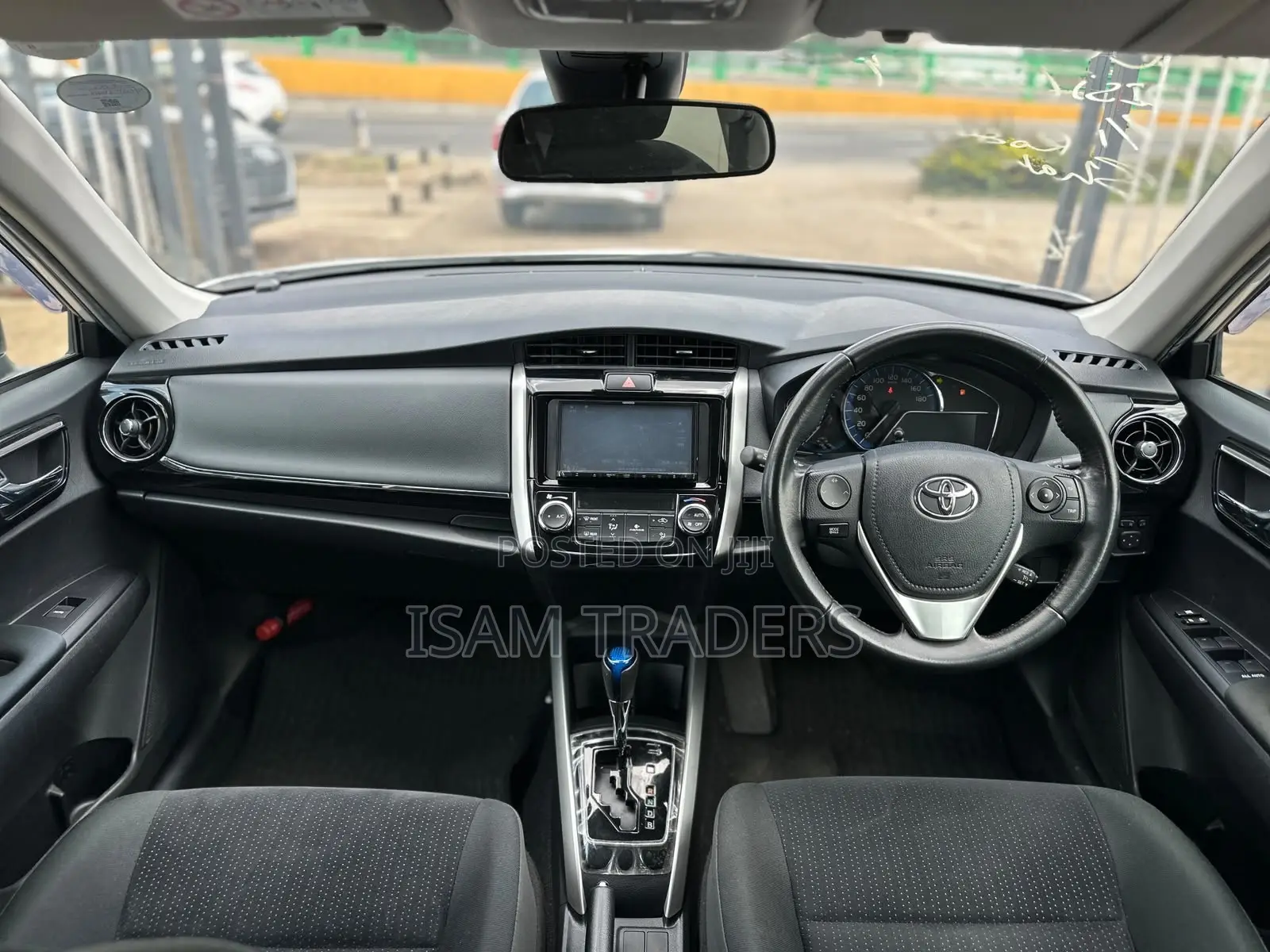 Toyota Corolla Fielder 1.5 Hybrid FWD 2019 Pearl