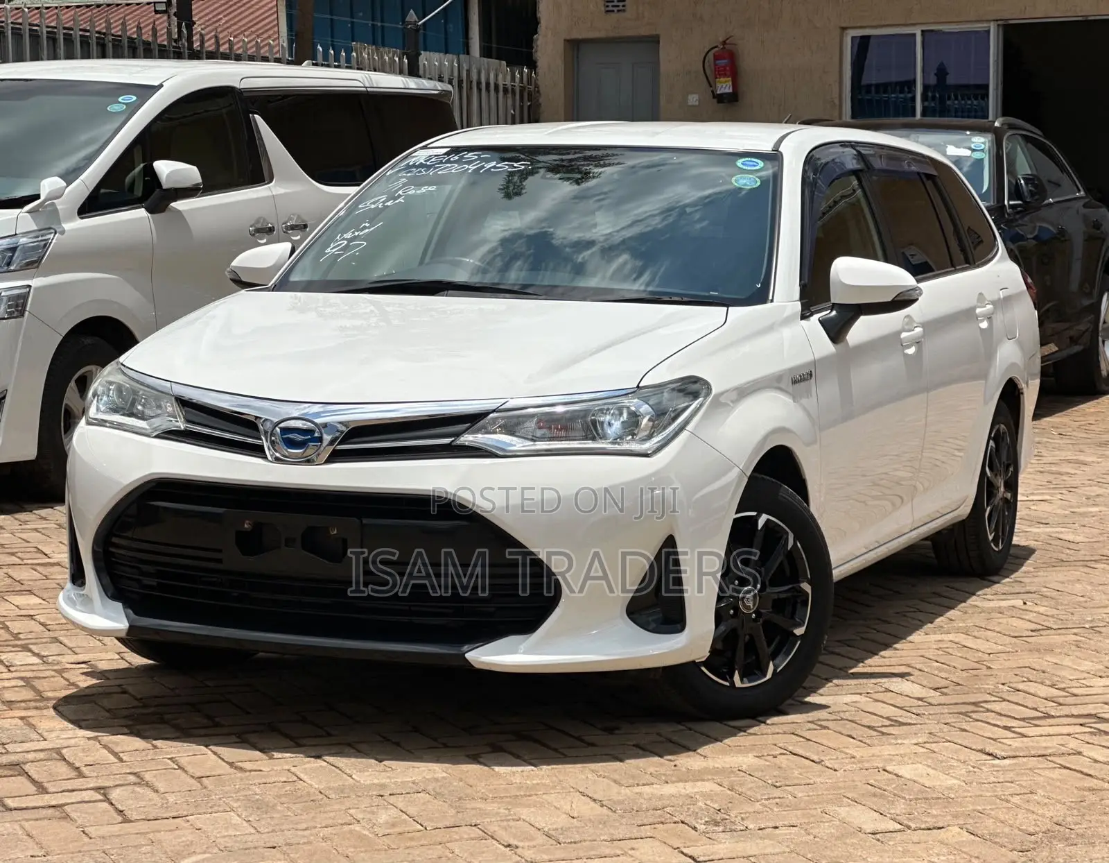 Toyota Corolla Fielder 1.5 Hybrid FWD 2019 Pearl