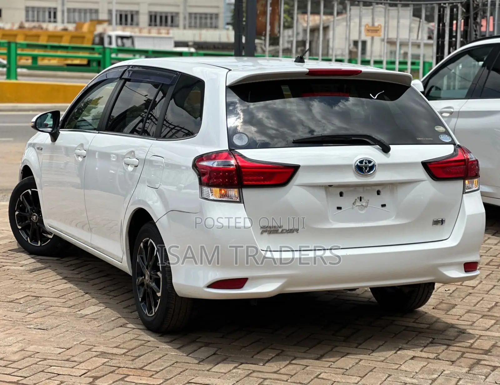 Toyota Corolla Fielder 1.5 Hybrid FWD 2019 Pearl