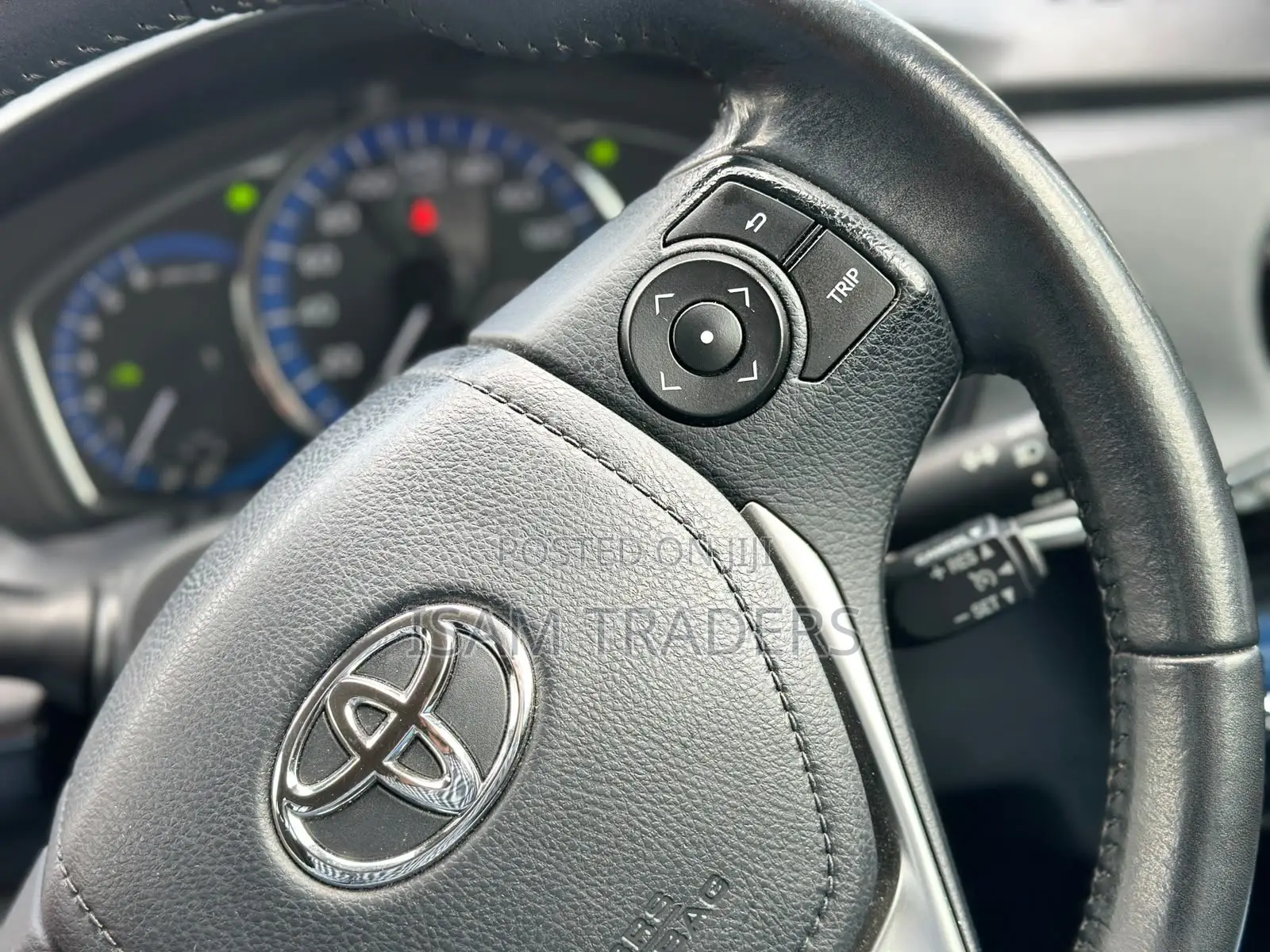 Toyota Corolla Fielder 1.5 Hybrid FWD 2019 Pearl