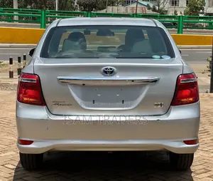 Toyota Axio 1.5 Hybrid G 2WD 2019 Silver