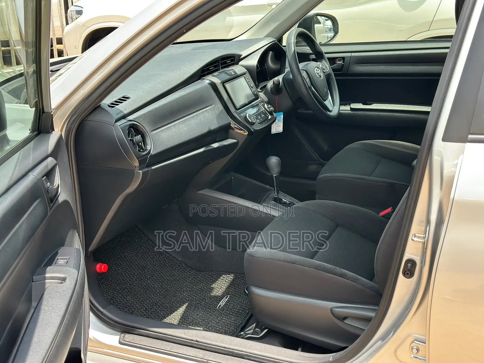 Toyota Axio 1.5 Hybrid G 2WD 2019 Silver