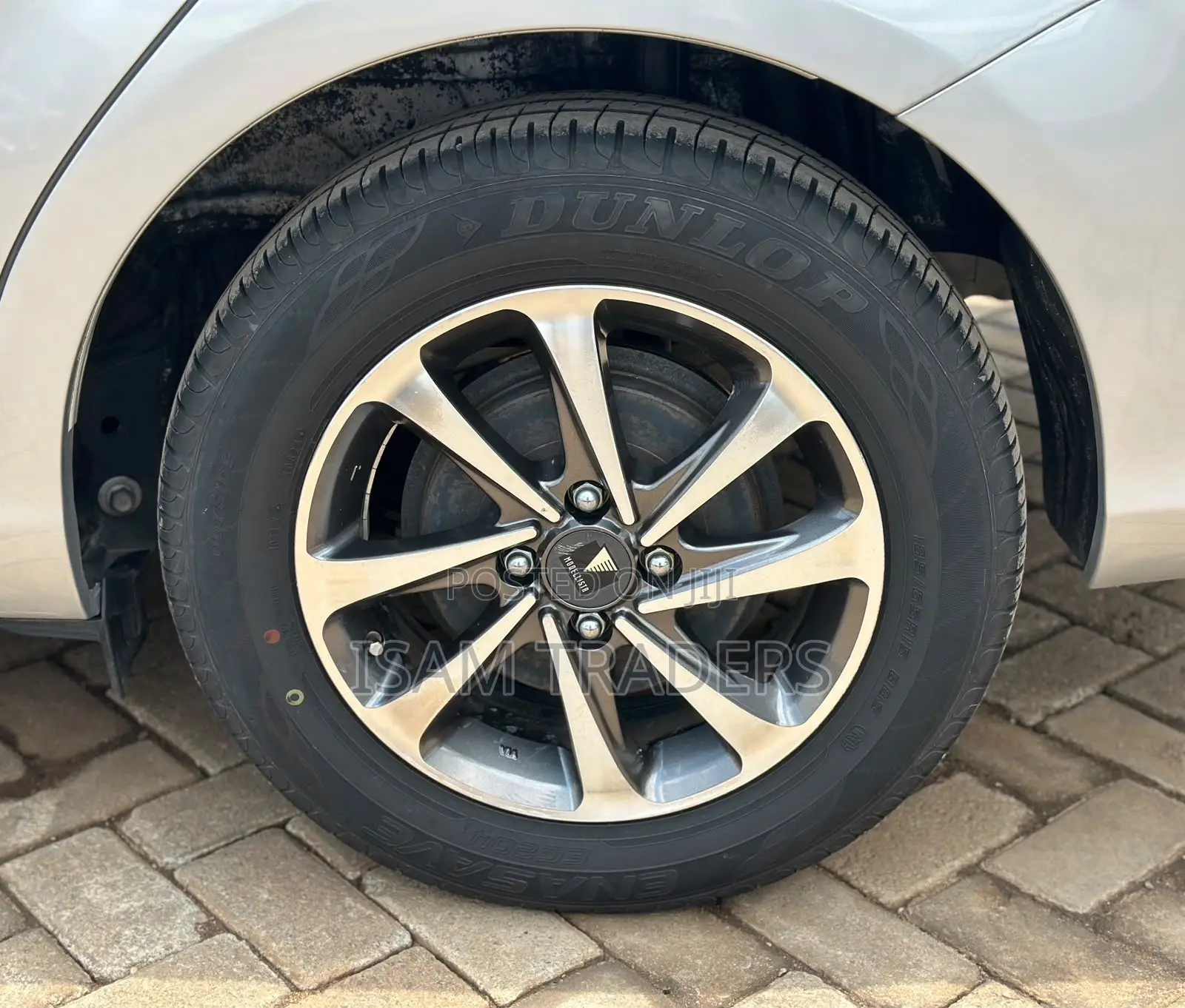 Toyota Axio 1.5 Hybrid G 2WD 2019 Silver