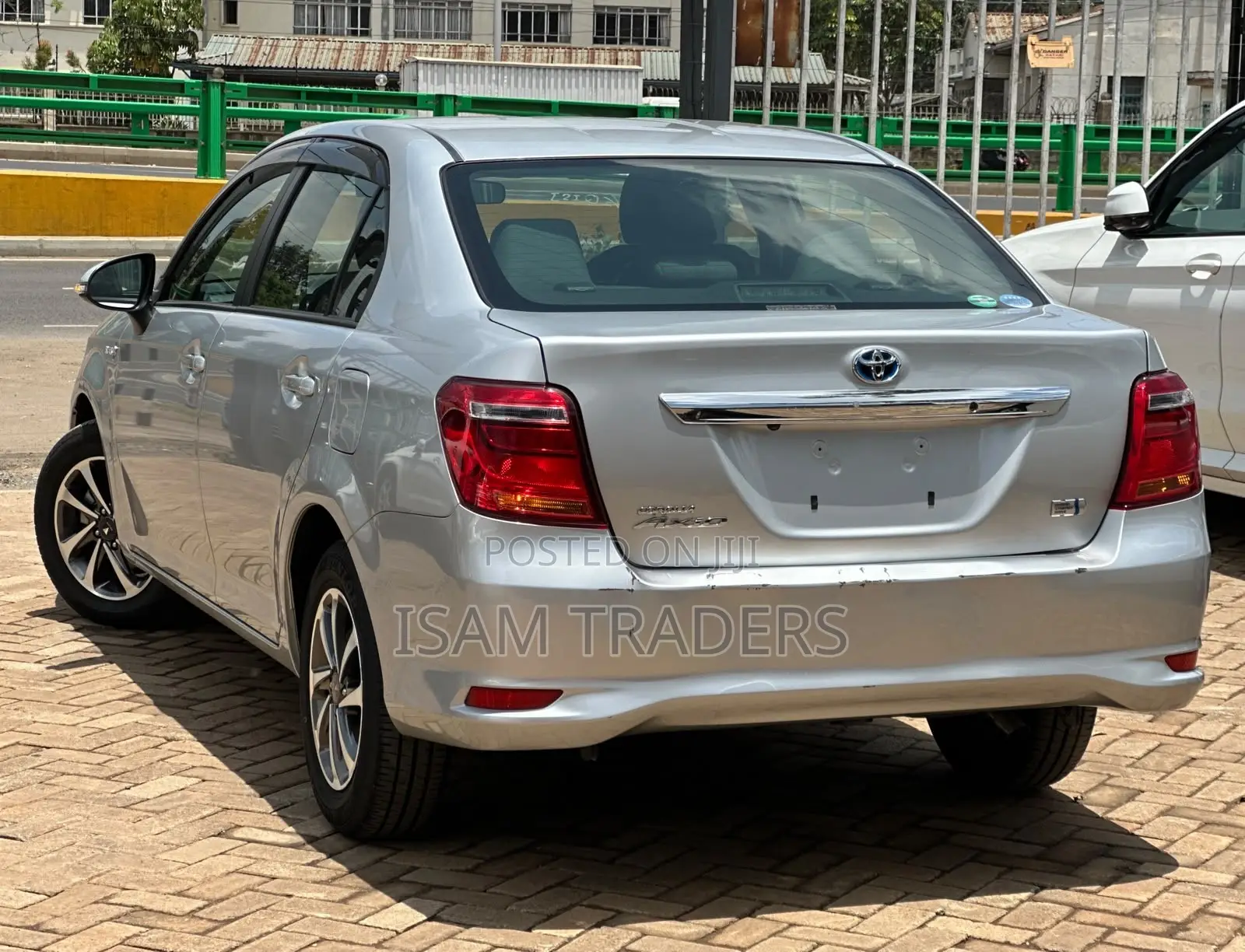 Toyota Axio 1.5 Hybrid G 2WD 2019 Silver