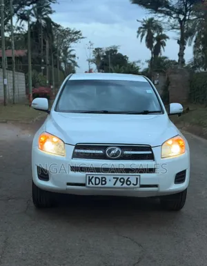 Toyota RAV4 2013 White