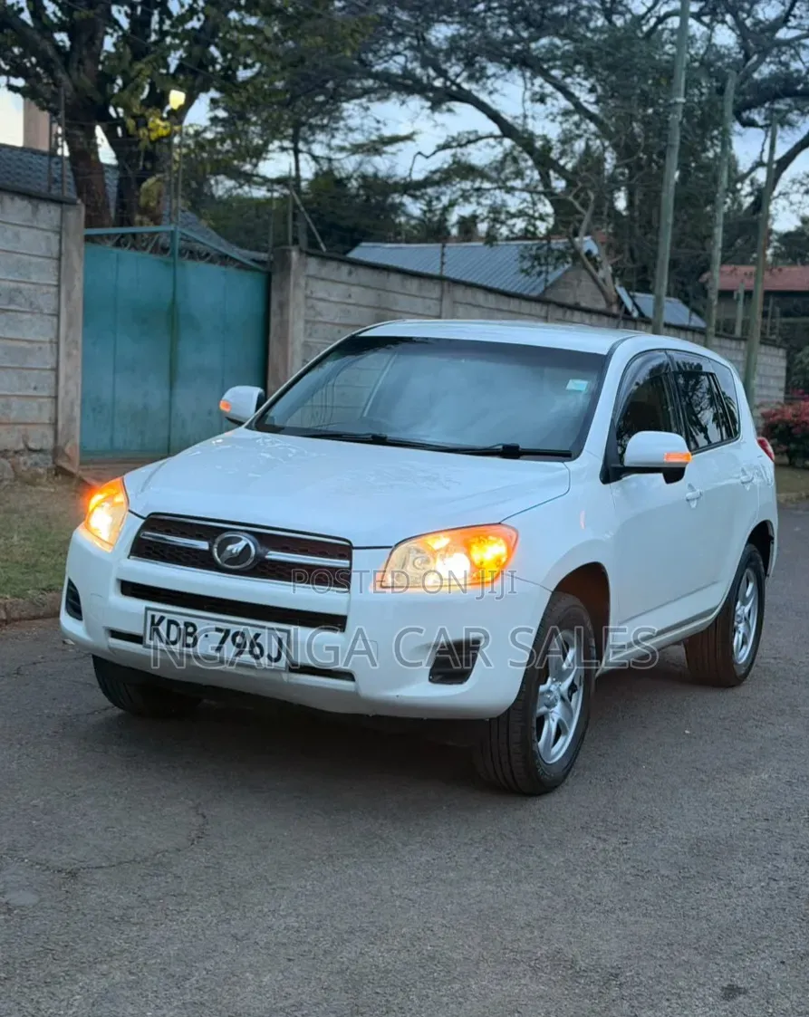 Toyota RAV4 2013 White
