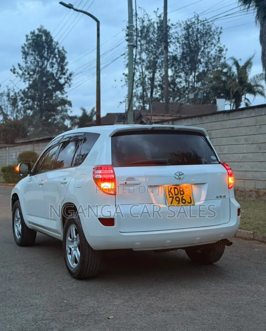 Toyota RAV4 2013 White