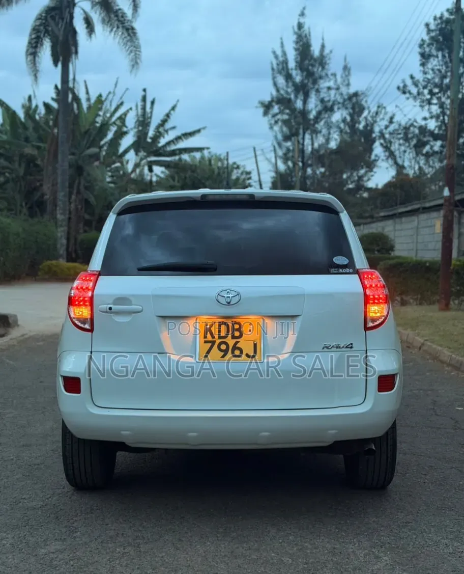 Toyota RAV4 2013 White