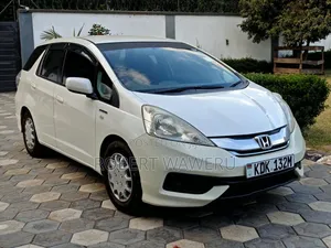 Honda Fit Shuttle 2015 White