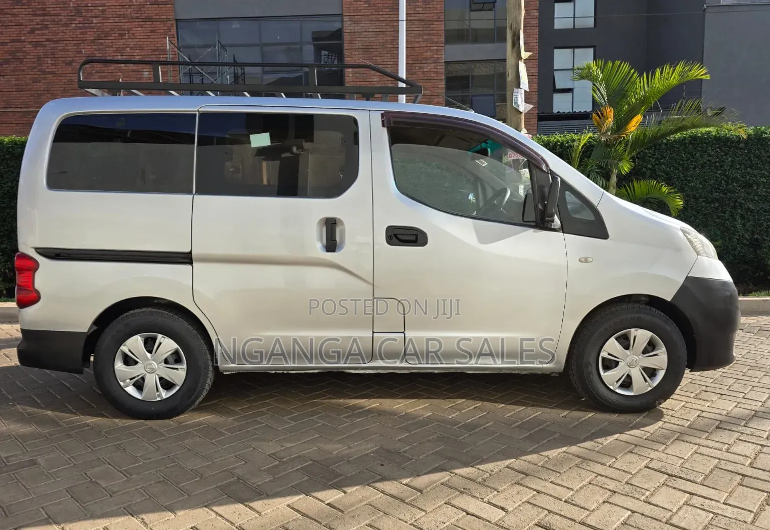 Nissan NV200 2011 Silver