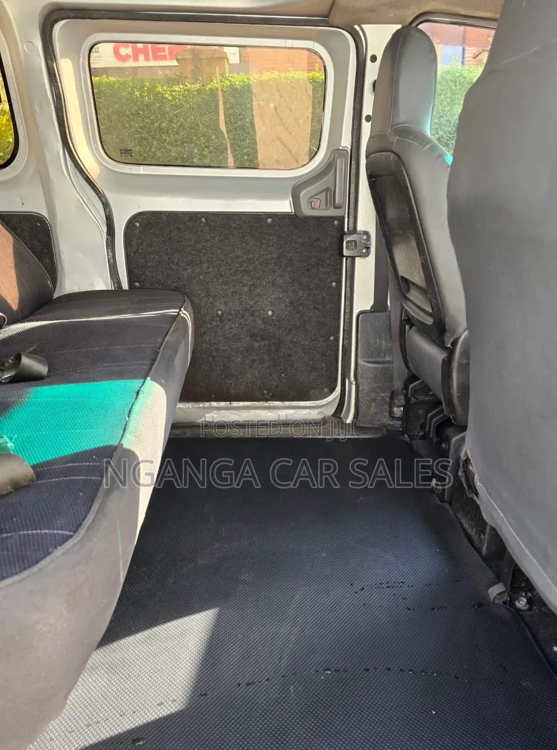 Nissan NV200 2011 Silver