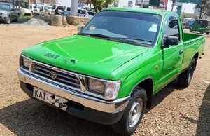 Toyota Hilux 2004 Green