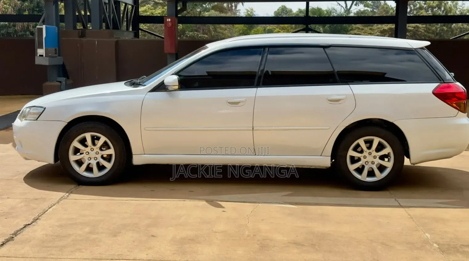 Subaru Legacy 2005 White