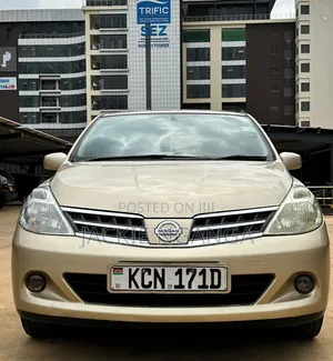 Nissan Tiida 2010 Gold