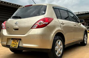 Nissan Tiida 2010 Gold