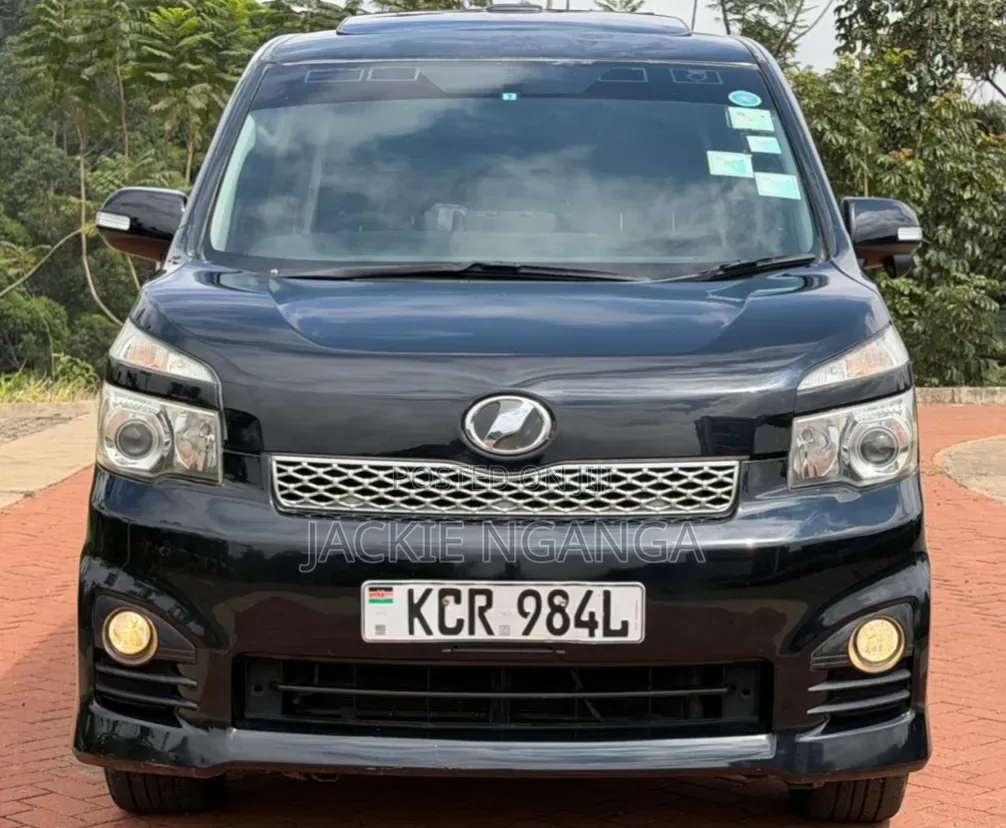 Toyota Voxy 2011 Black
