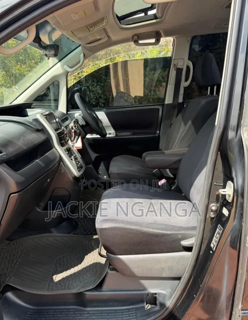 Toyota Voxy 2011 Black