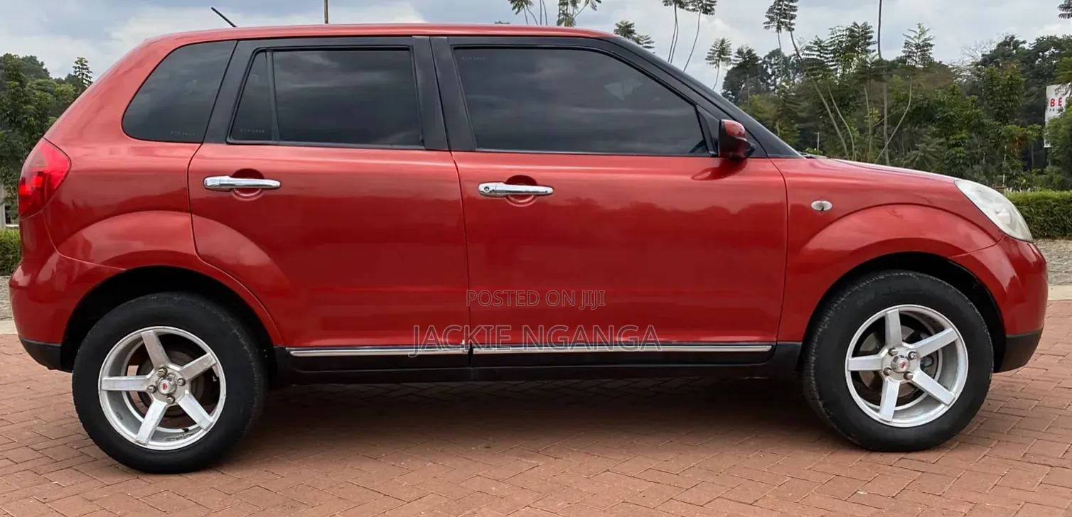 Mazda Verisa 2008 Red