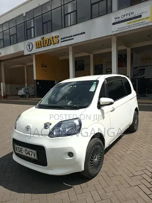 Toyota Porte 2014 White