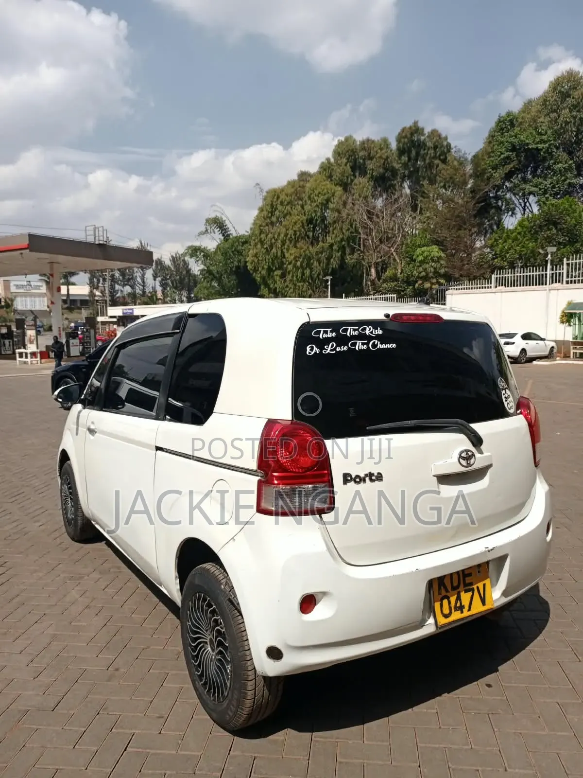 Toyota Porte 2014 White