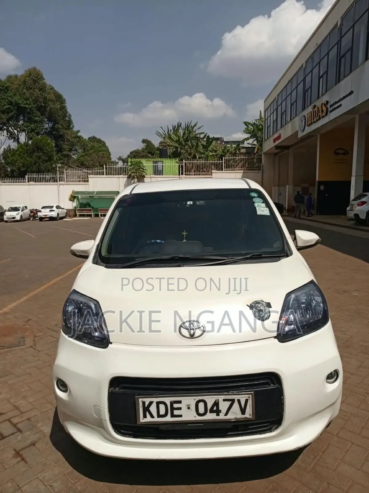 Toyota Porte 2014 White