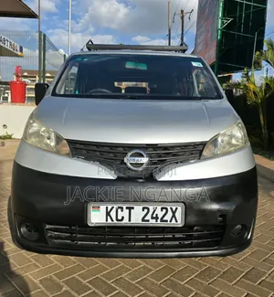 Nissan NV200 2011 White