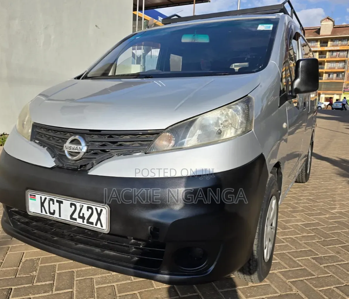 Nissan NV200 2011 White