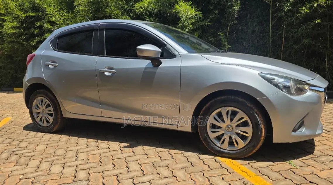 Mazda Demio 2016 Silver