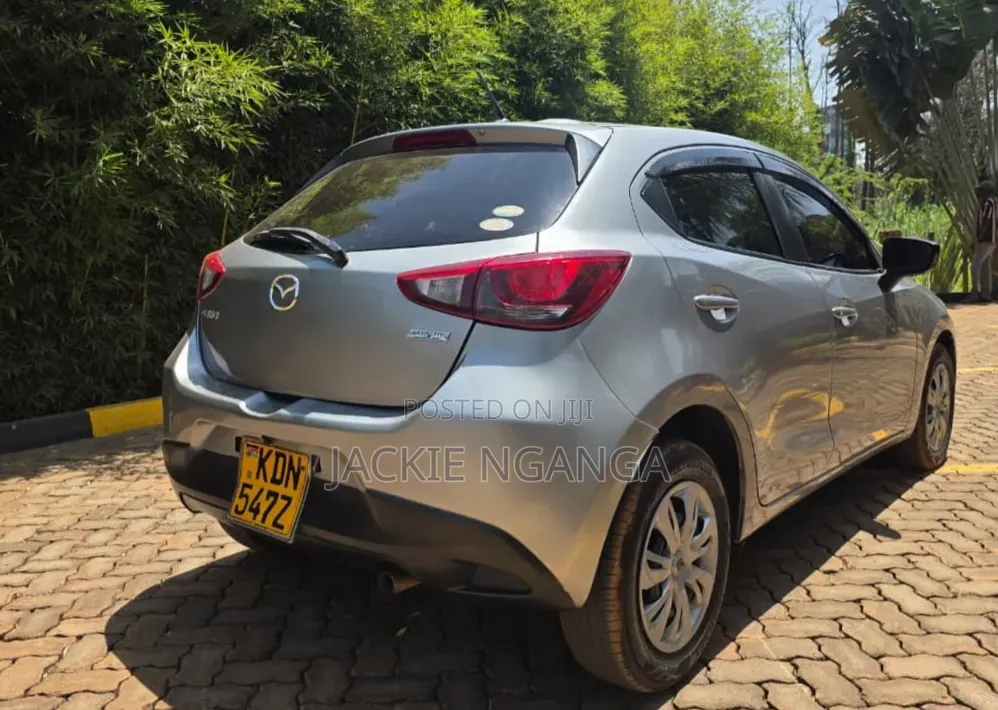 Mazda Demio 2016 Silver