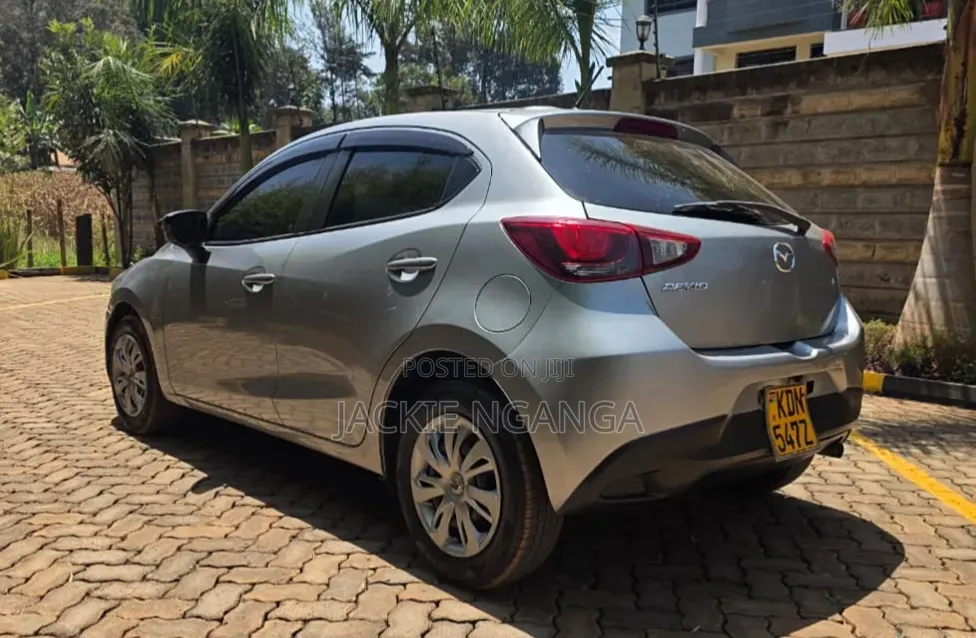 Mazda Demio 2016 Silver