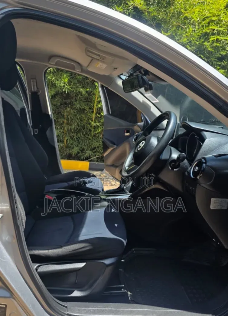 Mazda Demio 2016 Silver
