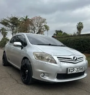 Toyota Auris 2010 Silver