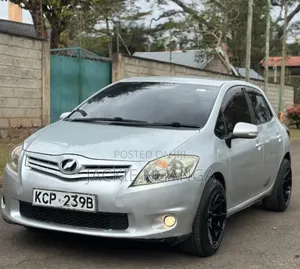 Toyota Auris 2010 Silver