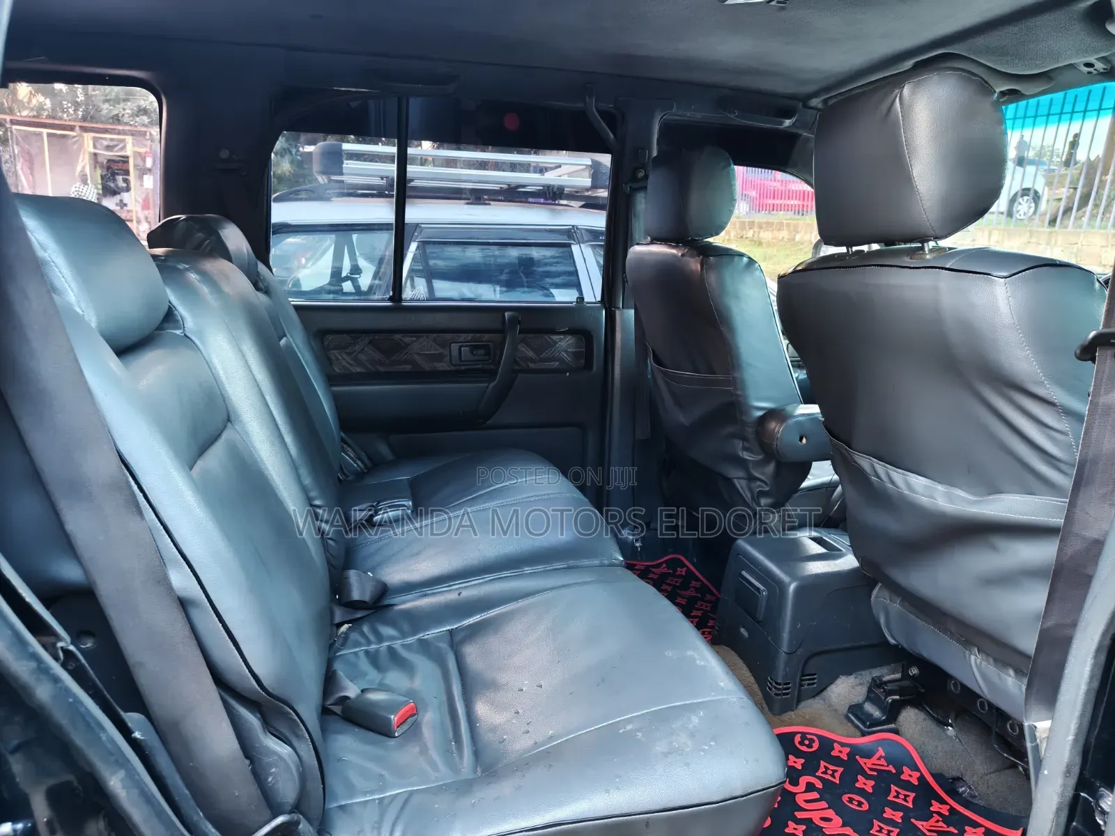 Isuzu Trooper 2000 Black