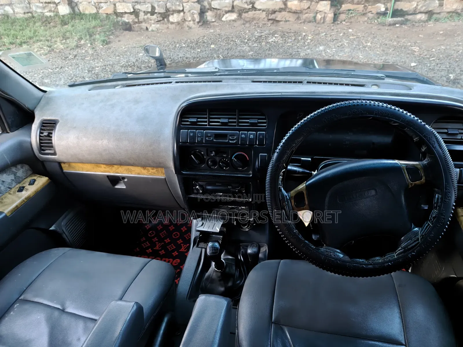 Isuzu Trooper 2000 Black