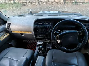 Isuzu Trooper 2000 Black