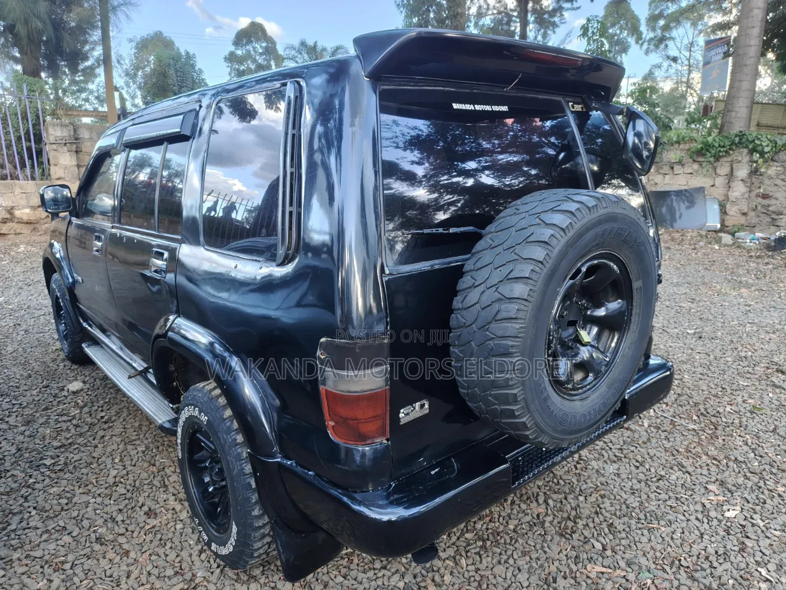 Isuzu Trooper 2000 Black