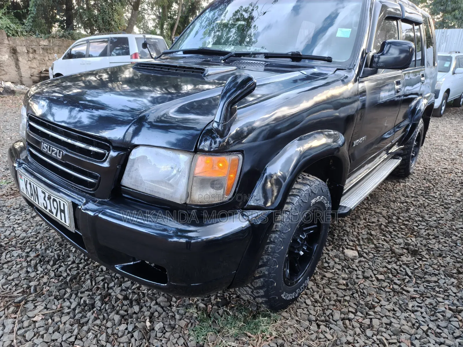 Isuzu Trooper 2000 Black