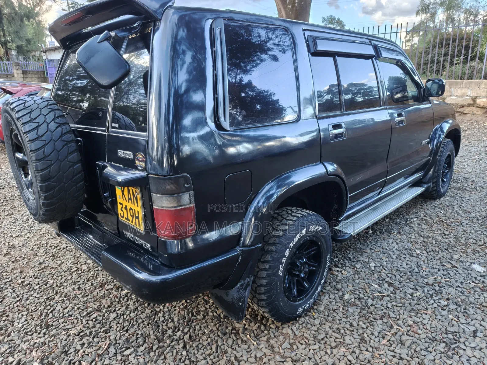 Isuzu Trooper 2000 Black