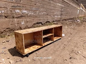 6 Feet Pallet TV Stand