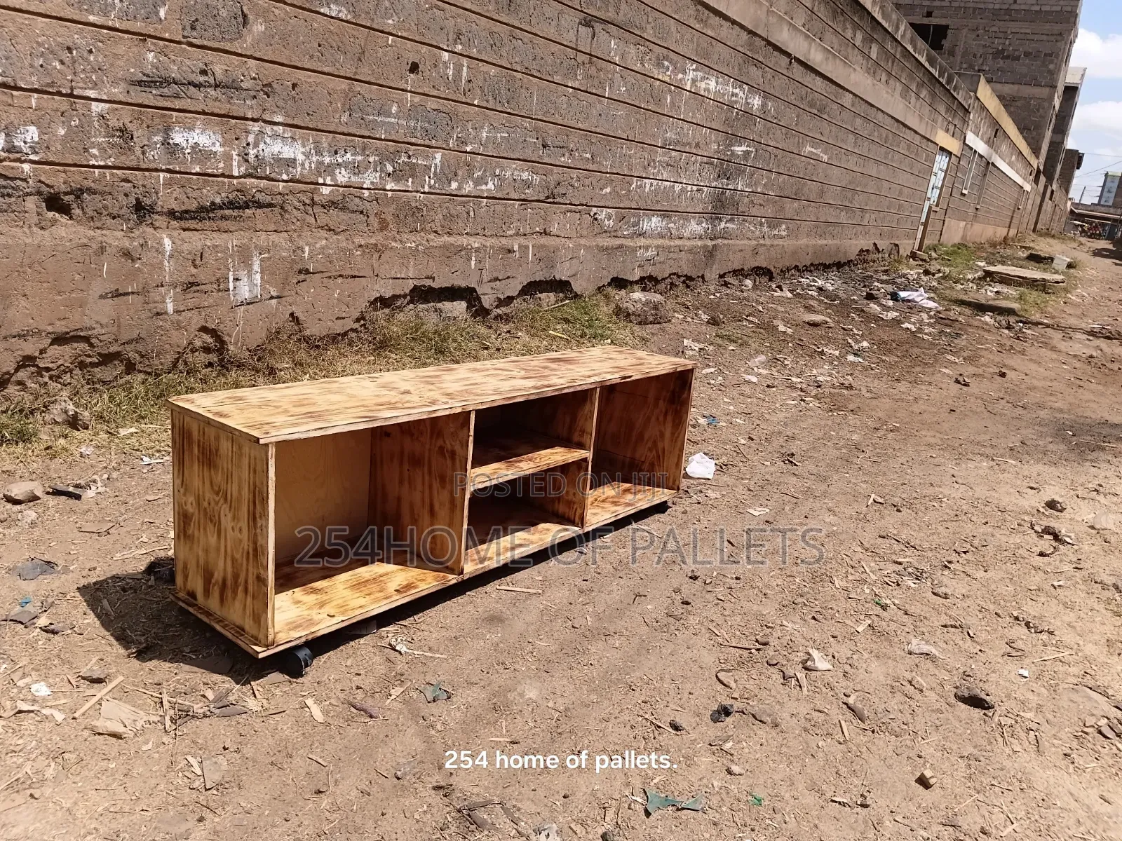 6 Feet Pallet TV Stand