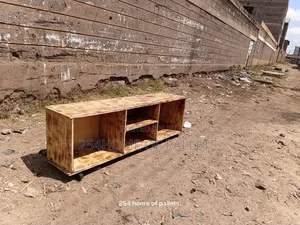 6 Feet Pallet TV Stand