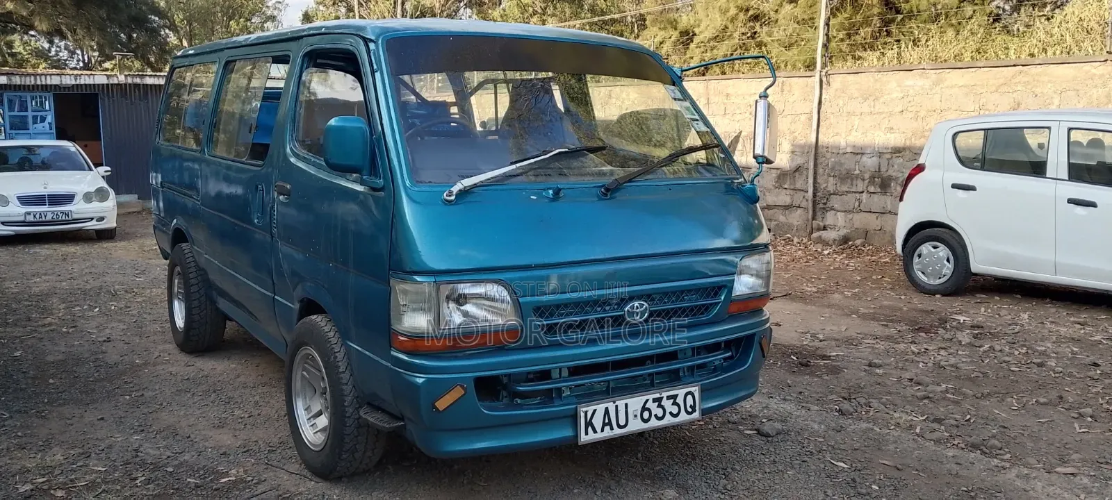 Toyota HiAce 1998 Blue