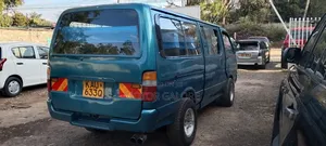 Toyota HiAce 1998 Blue