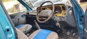 Toyota HiAce 1998 Blue