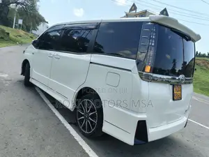 Toyota Voxy 2017