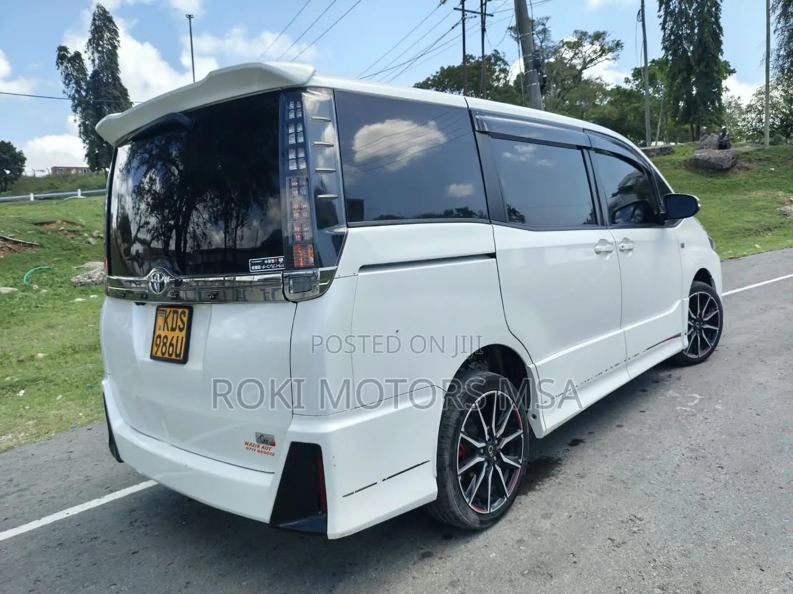 Toyota Voxy 2017