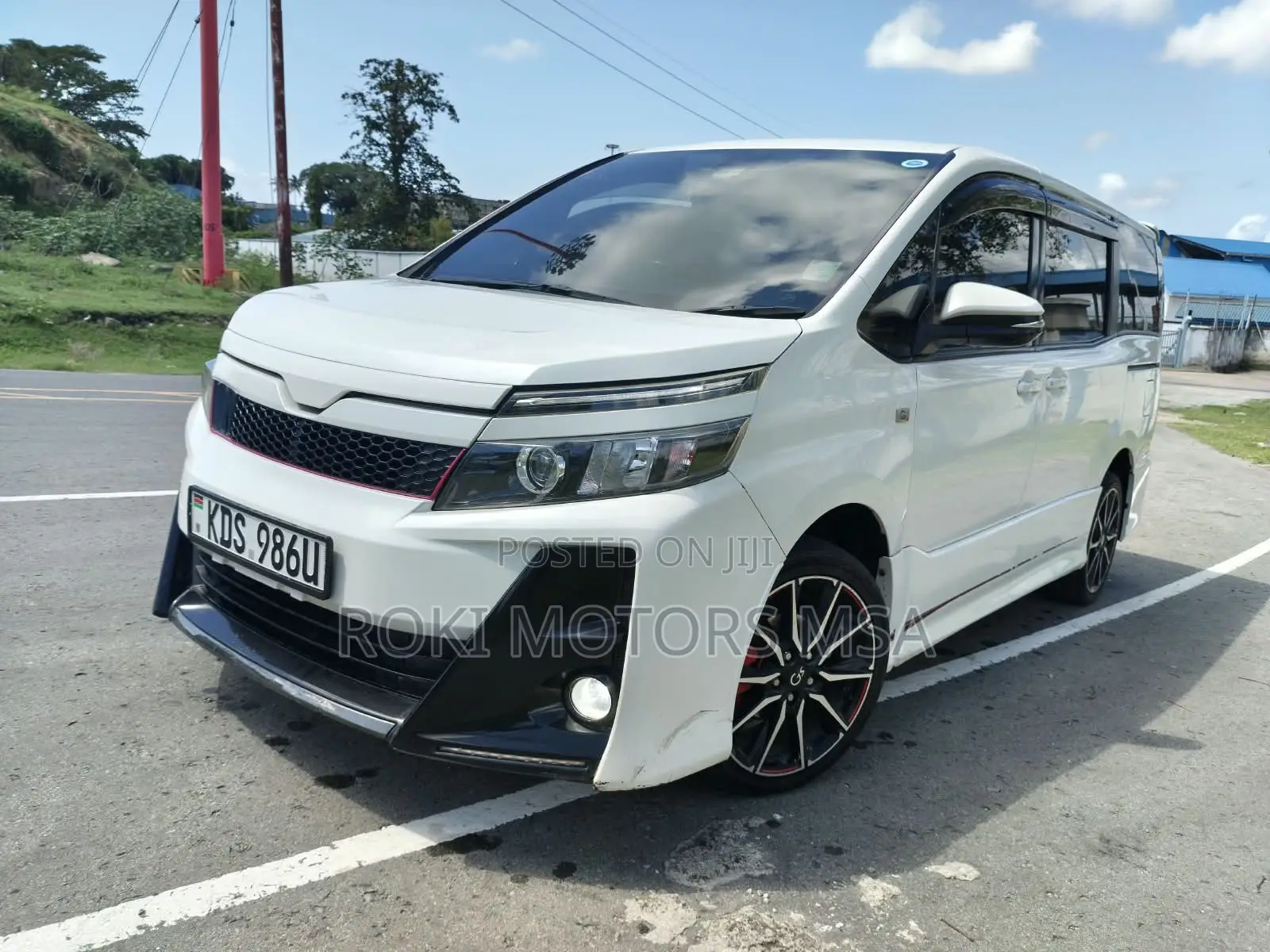 Toyota Voxy 2017