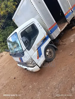 Mitsubishi Truck 2007 White